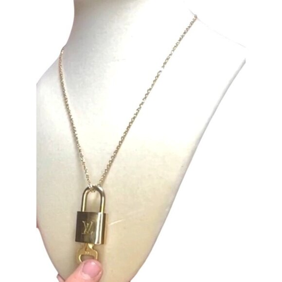 Louis Vuitton Lock & Key Necklace Authentic Designer Classic Luxury Vintage - Picture 3 of 6